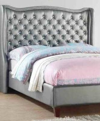 Makayla Full Size Tufted Beds