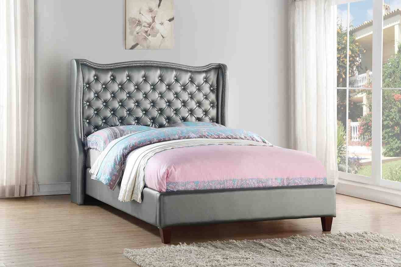 Makayla Full Size Tufted Beds